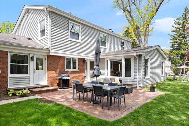 1107 Donegal Lane, Northbrook, IL 60062