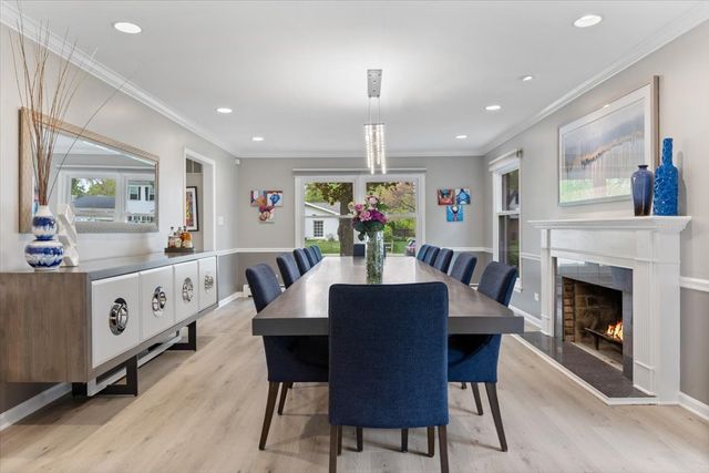 1107 Donegal Lane, Northbrook, IL 60062