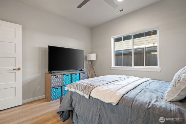 2198 NE Kevos Pond Drive, Poulsbo, WA 98370