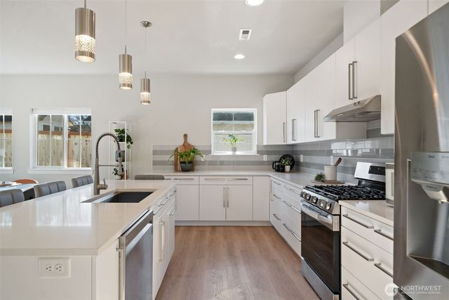 2198 NE Kevos Pond Drive, Poulsbo, WA 98370