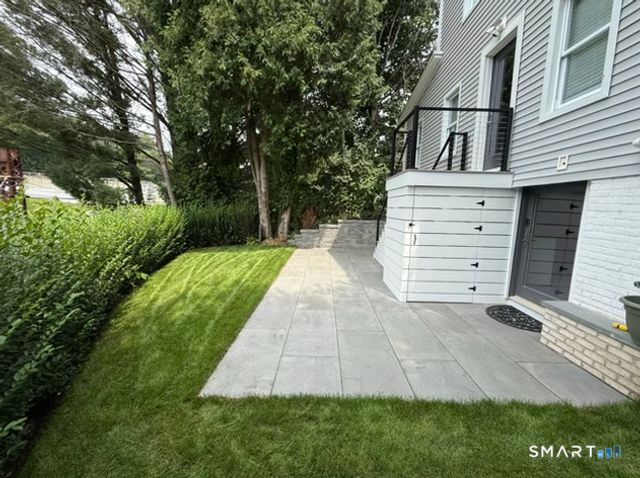 132 Pequot Avenue, Fairfield, CT 06890