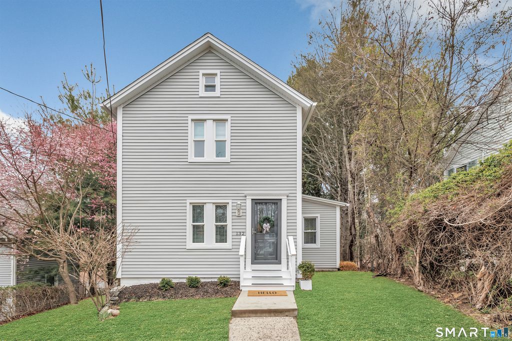 132 Pequot Avenue, Fairfield, CT 06890