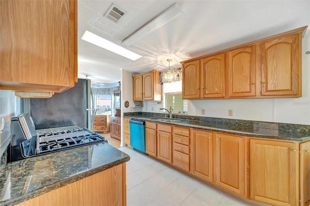 138 S SAINT THOMAS CIRCLE, Apollo Beach, FL 33572