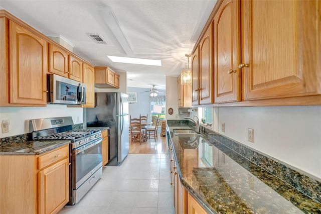 138 S SAINT THOMAS CIRCLE, Apollo Beach, FL 33572