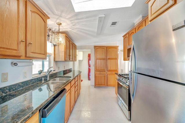 138 S SAINT THOMAS CIRCLE, Apollo Beach, FL 33572