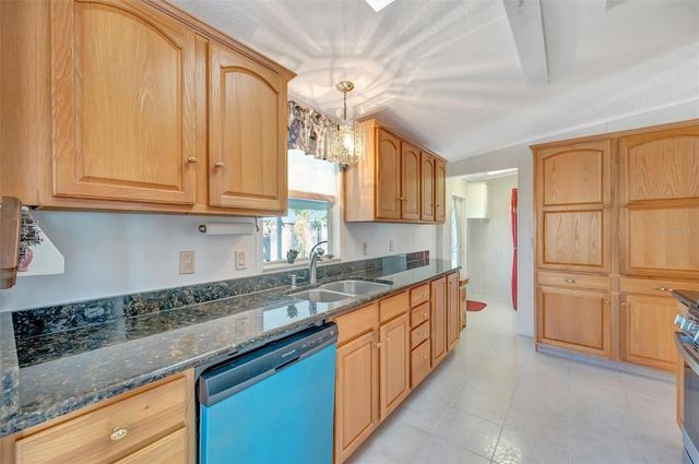 138 S SAINT THOMAS CIRCLE, Apollo Beach, FL 33572