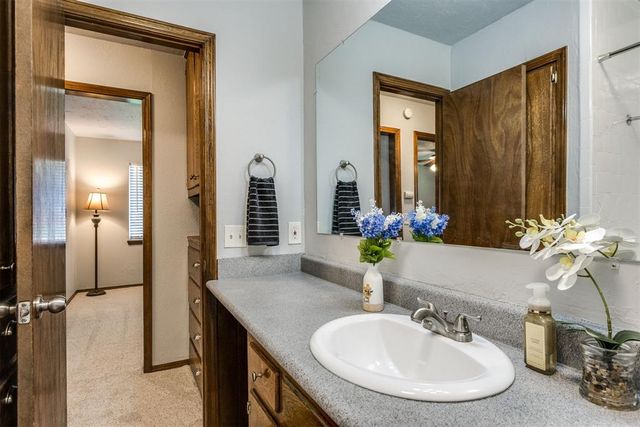 2308 S Mansfield Street, Del City, OK 73115