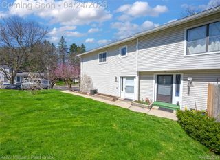 809 Corners Court 23, Orion Charter Township, MI 48362