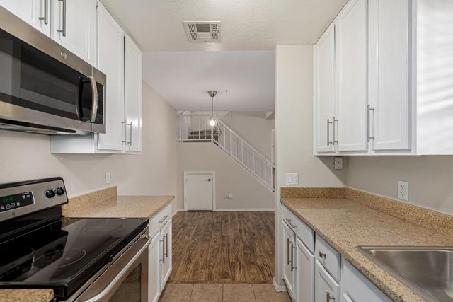 14145 N 92nd Street 2053, Scottsdale, AZ 85260