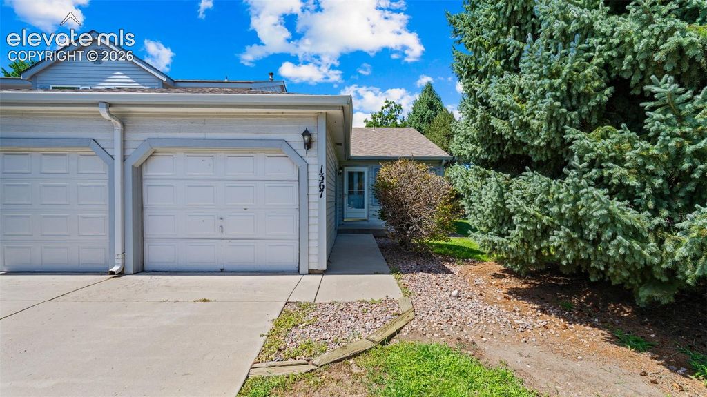 1367 Firefly Circle, Colorado Springs, CO 80916 — photo 2