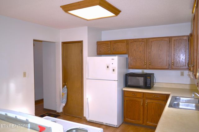 1689 Mccleary Bend Rd, Sevierville, TN 37876