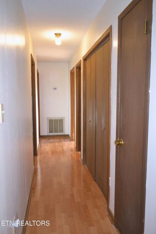 1689 Mccleary Bend Rd, Sevierville, TN 37876