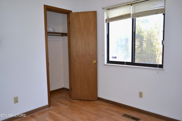 1689 Mccleary Bend Rd, Sevierville, TN 37876