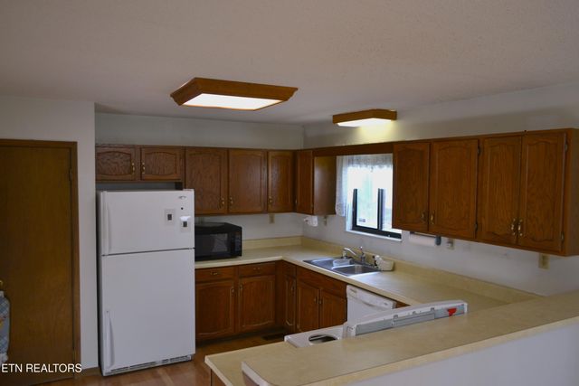 1689 Mccleary Bend Rd, Sevierville, TN 37876