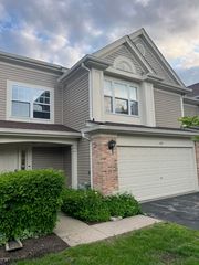 109 Holmes Way 109, Schaumburg, IL 60193