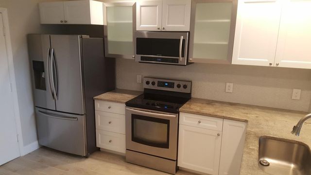 17046 Boca Club Boulevard 6, Boca Raton, FL 33487