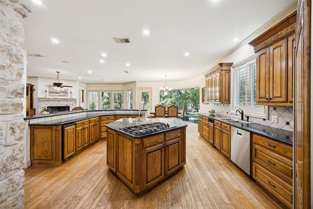 32 Wyck Hill Lane, Westlake, TX 76262