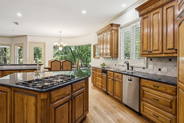 32 Wyck Hill Lane, Westlake, TX 76262