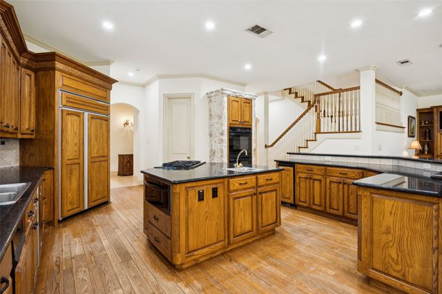 32 Wyck Hill Lane, Westlake, TX 76262