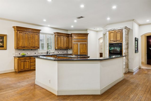 32 Wyck Hill Lane, Westlake, TX 76262