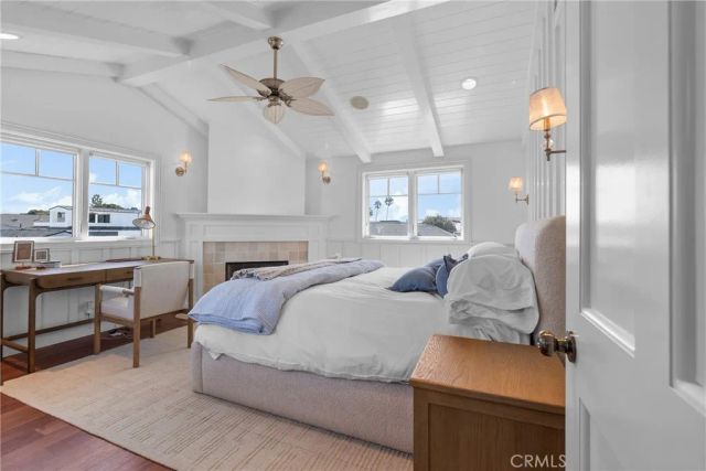 1701 E Balboa, Newport Beach, CA 92661