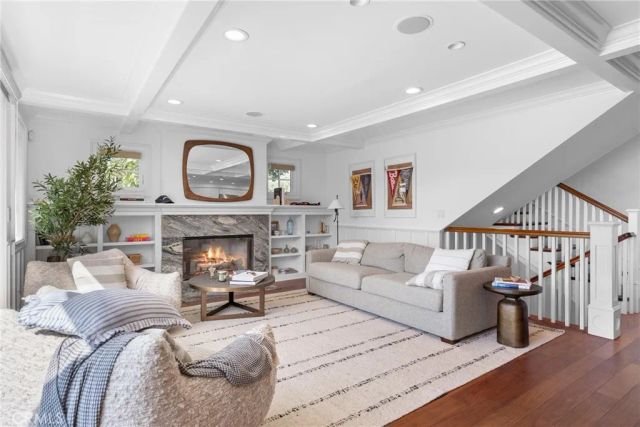 1701 E Balboa, Newport Beach, CA 92661