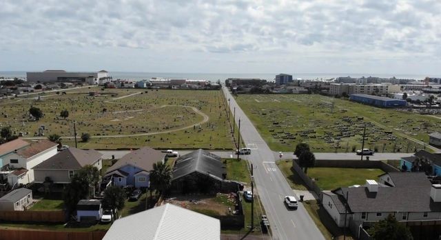 5828 Avenue T, Galveston, TX 77551