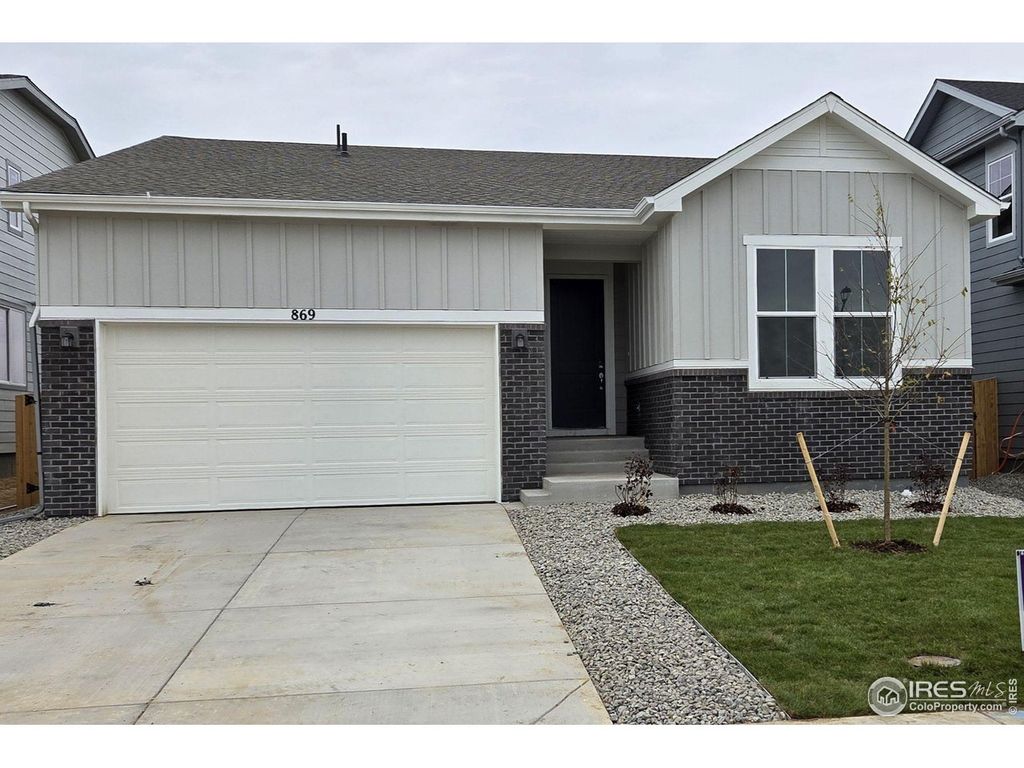 869 Harvard St, Johnstown, CO 80534