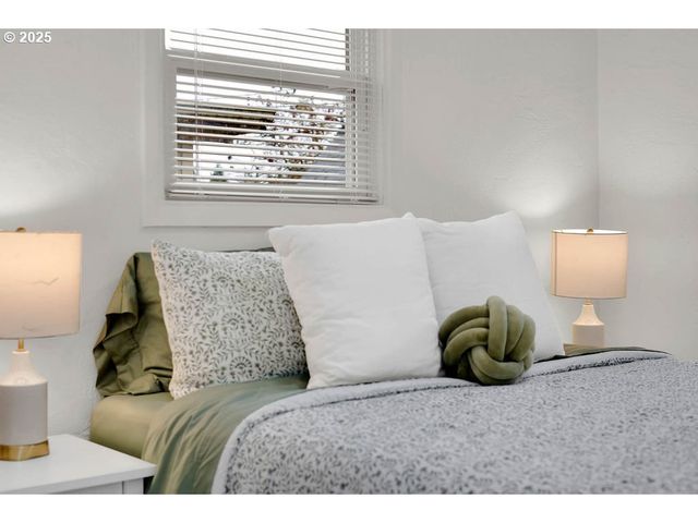 3227 PARTRIDGE Way, Springfield, OR 97477