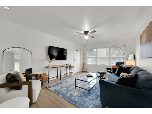 3227 PARTRIDGE Way, Springfield, OR 97477