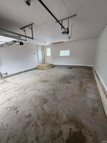 190 N STATE Street, Andrews, IN 46702