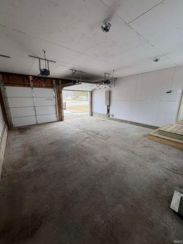 190 N STATE Street, Andrews, IN 46702