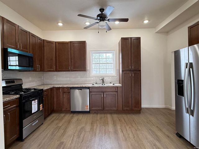 190 N STATE Street, Andrews, IN 46702