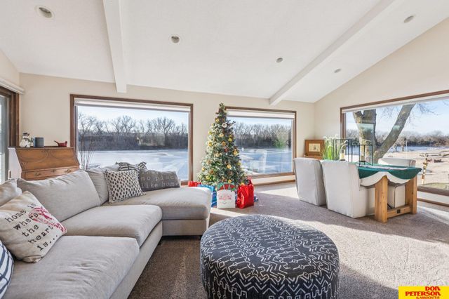 5244 Ventura Drive, Fremont, NE 68025