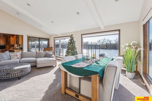 5244 Ventura Drive, Fremont, NE 68025