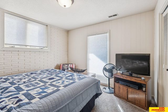 5244 Ventura Drive, Fremont, NE 68025