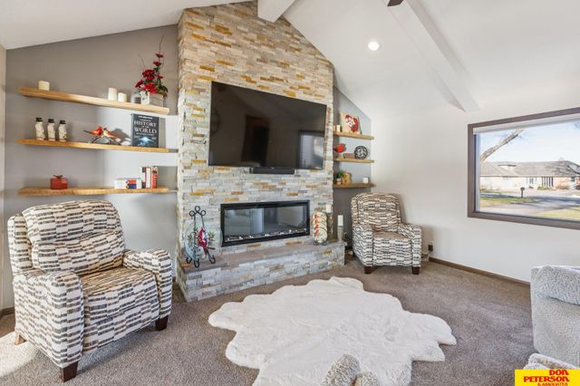 5244 Ventura Drive, Fremont, NE 68025