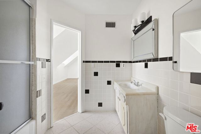 4309 Gentry Avenue, Studio City, CA 91604