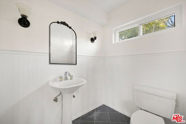 4309 Gentry Avenue, Studio City, CA 91604