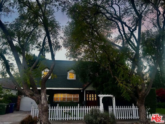 4309 Gentry Avenue, Studio City, CA 91604