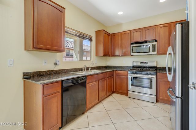 5077 N Fortune Teller Way, Tucson, AZ 85704