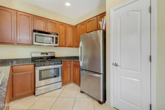 5077 N Fortune Teller Way, Tucson, AZ 85704