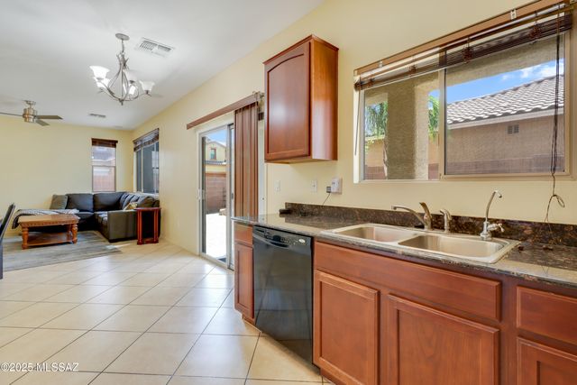 5077 N Fortune Teller Way, Tucson, AZ 85704