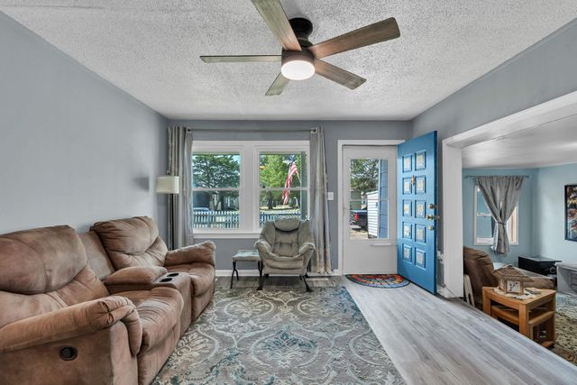 822 S Beverly Dr., Wichita, KS 67218
