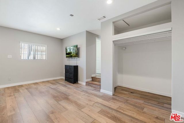 8222 Vanscoy Avenue, North Hollywood, CA 91605