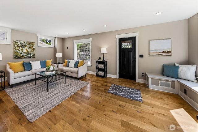 9545 2nd Avenue NW, Seattle, WA 98117