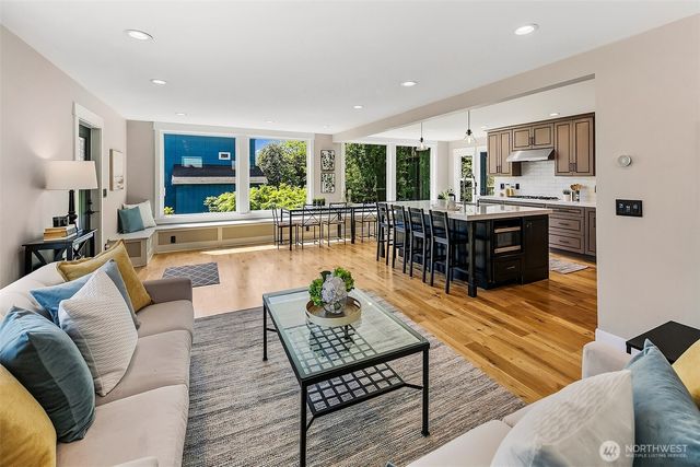 9545 2nd Avenue NW, Seattle, WA 98117
