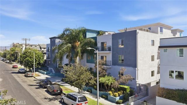 5232 Satsuma, North Hollywood, CA 91601