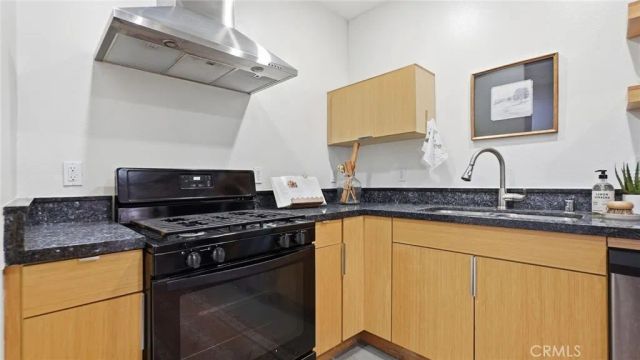 5232 Satsuma, North Hollywood, CA 91601