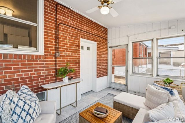 8015 Parkwood Drive, St Louis, MO 63123